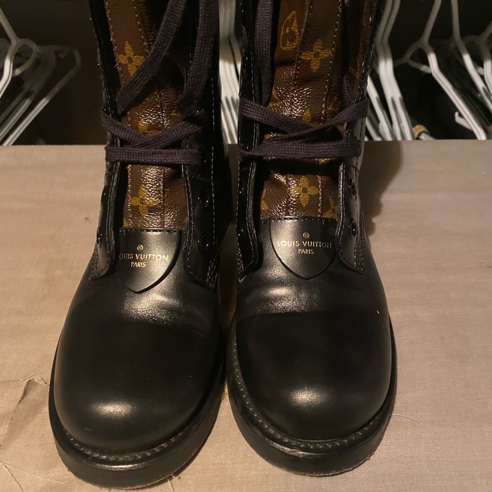 Louis Vuitton METROPOLIS FLAT RANGER